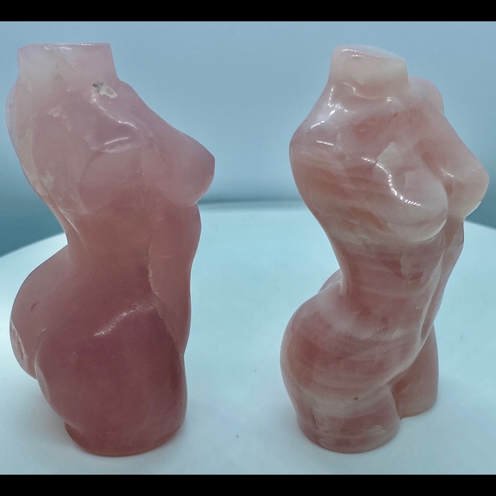 Rose Quartz 3” carving, Venus Goddess - Picture 4 of 5